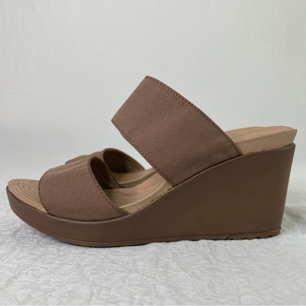 Crocs Light Weight Dual Comfort Wedge Tan Sandals Size 8